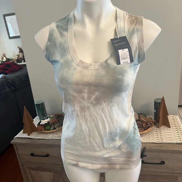 NWT Universal threads tie dye relaxed athletic tank top - Picture 2 of 6